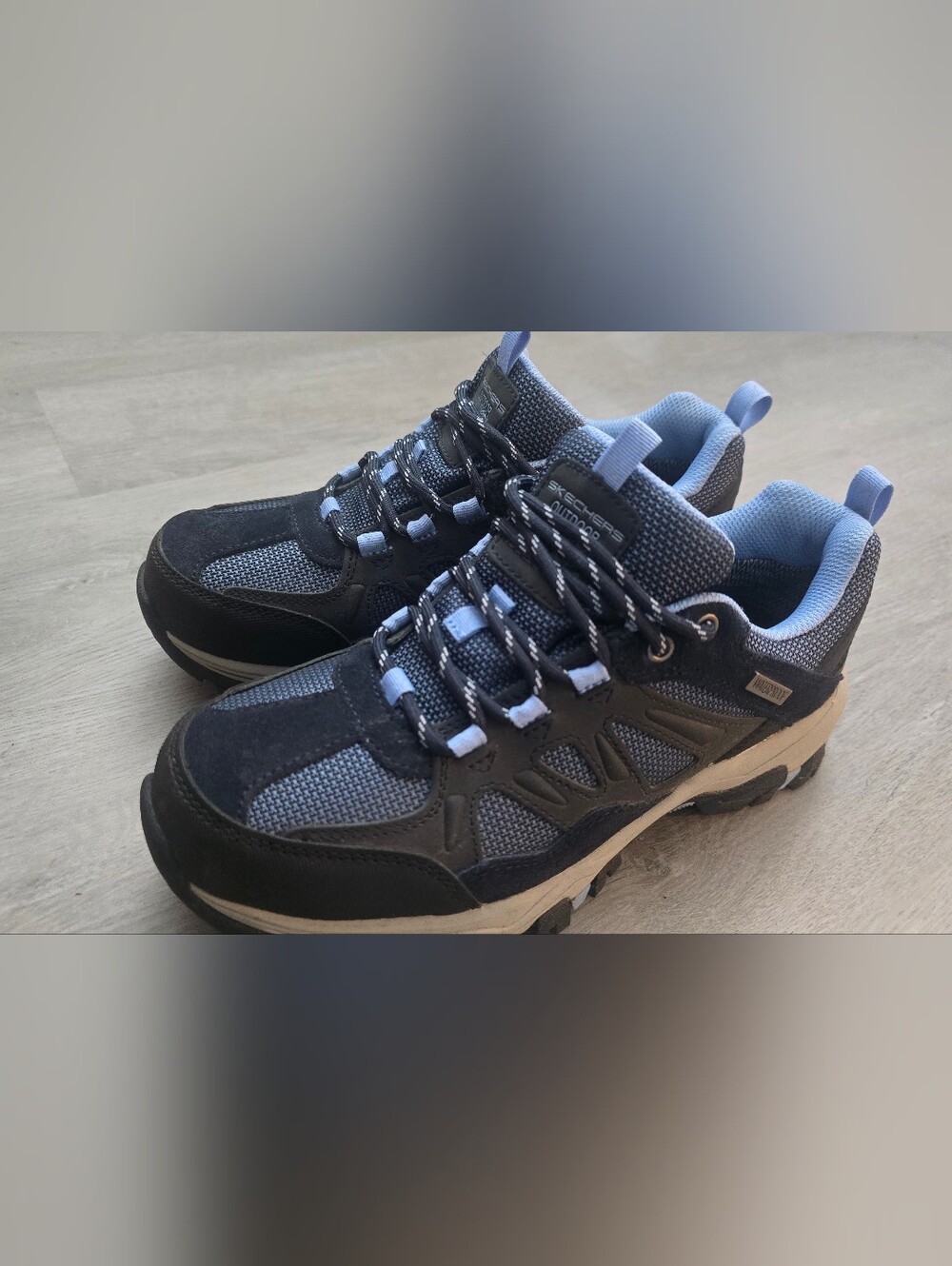 Skechers Women’s Trail Sneakers Black & Blue Size 7.5 US / 37.5 EU